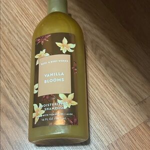Bath & Body Works Vanilla Blooms Shampoo - Yellow & Brown